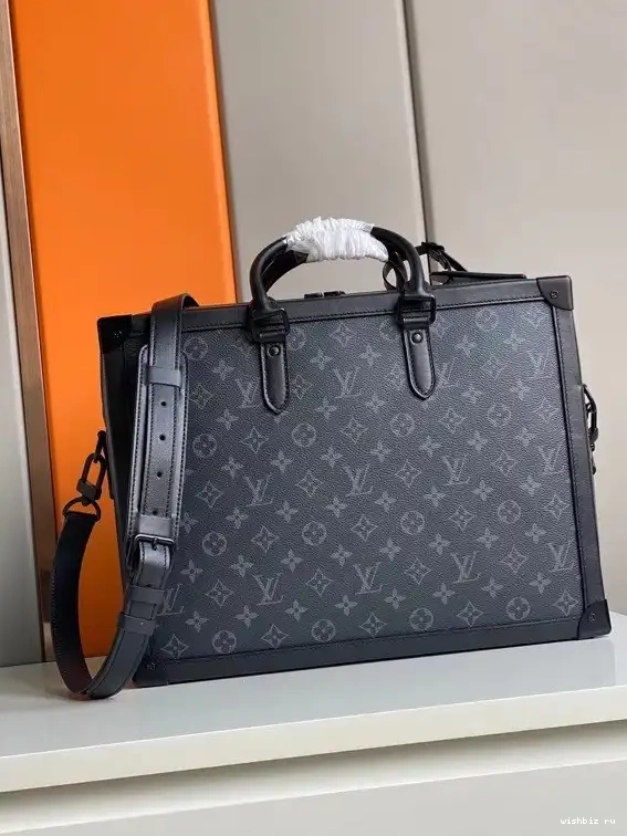 WIS VUITTON LOUIS SOFT TRUNK 0529